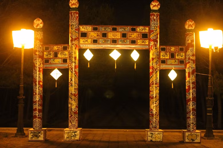 Mỗi năm, khi thực hiện nghi thức này, nhà vua đều cầu cho xã tắc sơn hà bình an, người dân có cuộc sống ấm no, hạnh phúc, mọi xui xẻo sẽ qua may mắn sẽ đến.