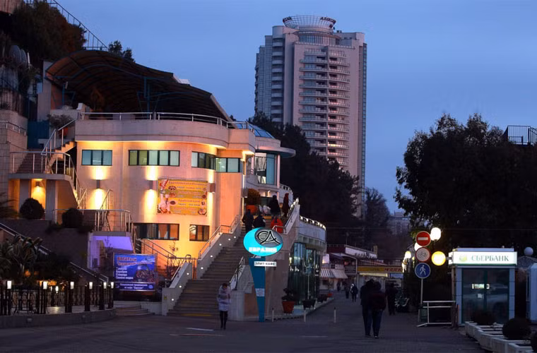 Hình ảnh một Sochi năng động mỗi lúc lên đèn.