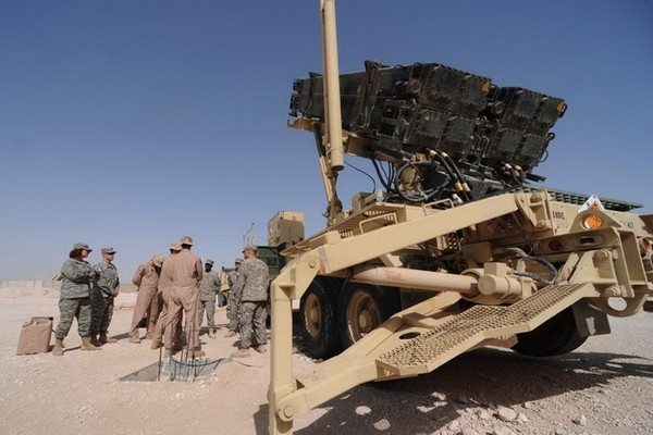 Tại thời điểm đưa ra quyết định của mình, Quân đội Mỹ tuyên bố không hề có kế hoạch bổ sung các hệ thống Patriot khác để thay thế các hệ thống mới rút khỏi Trung Đông.