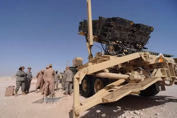 Tại thời điểm đưa ra quyết định của mình, Quân đội Mỹ tuyên bố không hề có kế hoạch bổ sung các hệ thống Patriot khác để thay thế các hệ thống mới rút khỏi Trung Đông.