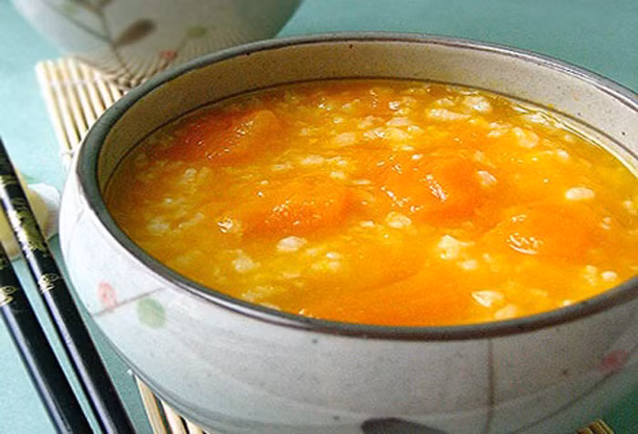 Đặc biệt, cháo yến mạch bí ngô còn có tác dụng gây no lâu. Nó rất thích hợp đưa vào thực đơn của những người giảm cân.