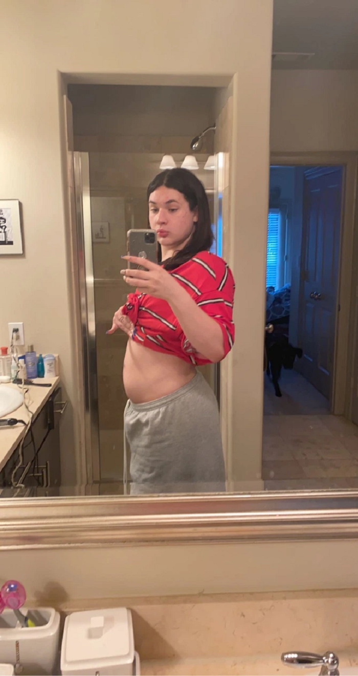 Hiện, Mikey mang thai ở tháng thứ 4. Mikey được bổ sung estrogen trong suốt quá trình mang thai, do đó cô cảm thấy mình là phụ nữ đích thực hơn bao giờ hết. Mikey cũng có kế hoạch trở về giới tính thực của mình sau khi lâm bồn. Trở thành người mẹ tốt, đồng hành cùng con từ khi chập chững cho đến lúc trưởng thành.