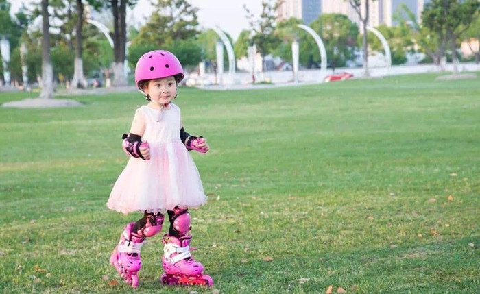 Nguyên nhân bởi môn thể thao này đòi hỏi sức tập trung ở chân và cổ chân trong khi vùng này ở trẻ tương đối yếu. Ảnh: Sohu, Internet.