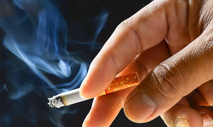 Do gan luôn cần có đủ máu và chất dinh dưỡng để duy trì trạng thái khỏe mạnh nên việc làm này sẽ khiến gan hoạt động kém hiệu quả, suy giảm do thiếu máu cục bộ. Do đó, nếu muốn duy trì chức năng gan bình thường, hãy tránh xa thuốc lá, không nên hút thuốc, đặc biệt là ngay khi thức dậy vào buổi sáng.