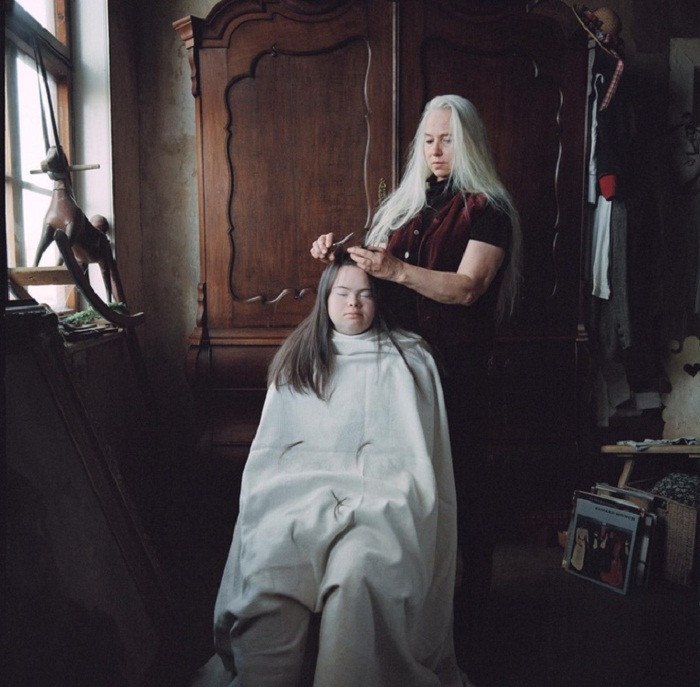 Sau khi mối tình đầu tan vỡ, Sofie vẫn chưa thể nguôi ngoai. Dường như Sofie vẫn hướng tới người tình cũ. "Ngày nào cô bé cũng ra bến xe đợi để được nhìn lướt qua Andy vài phút khi anh đi làm về. Nhiều lần, Sofie tới sớm hàng tiếng đồng hồ. Cô bé vẫn chưa thể vượt qua chuyện này".