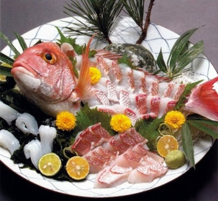 Thường xuyên ăn uống kiểu này có thể khiến thực khách đối diện chứng tắc ống mật, viêm đường mật. Thậm chí là tử vong. Ảnh: Internet.