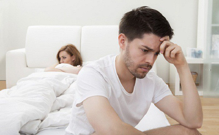 Không những vậy, kích thước bất thường ở vùng nhạy cảm này còn khiến nam giới gặp khó khăn trong việc đi tiểu, tiểu tiện nhiều lần. Việc lặp đi lặp lại trong thời gian dài khiến sức khỏe nam giới ngày càng suy giảm, khó có thể duy trì cuộc vui.