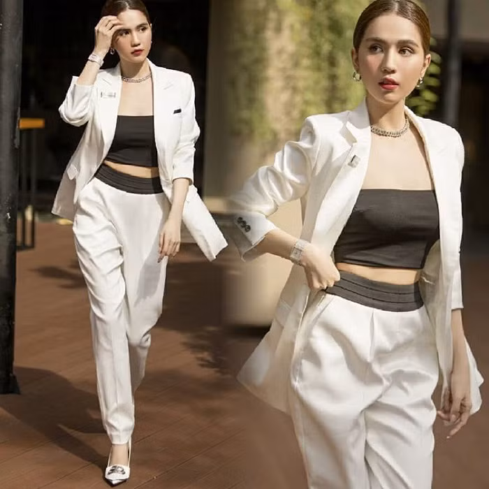 Được đánh giá là cách phối đồ “hiền lành” nhất với áo vest, Ngọc Trinh nửa kín nửa hở với áo croptop chừng mực bên trong. Ảnh: Instagram nhân vật.