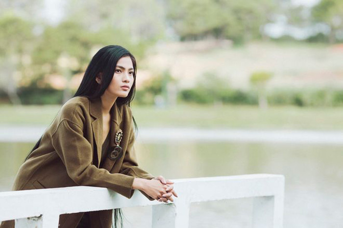 Vốn sinh ra trong gia đình có truyền thống theo đạo Phật và ăn chay trường, mối duyên đắc đạo đến với Trương Thị May từ rất sớm. Năm 13 tuổi, cô đã tập làm quen với việc lên chùa nghe thuyết pháp và ăn chay trường.