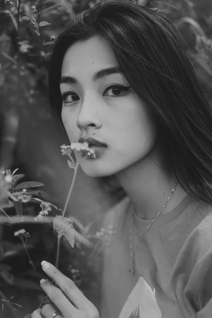 Cô được đánh giá cao dù không học bài bản về diễn xuất. Sở hữu gương mặt đẹp với đôi mắt biết cười, sống mũi cao, khuôn miệng nhỏ nhắn, Lan Thy được nhận xét thích hợp với tìm kiếm của đạo diễn Phan Gia Nhật Linh.