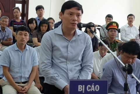 Xet xu vu an Dinh La Thang: O PVC “dua tien khong can giay to”