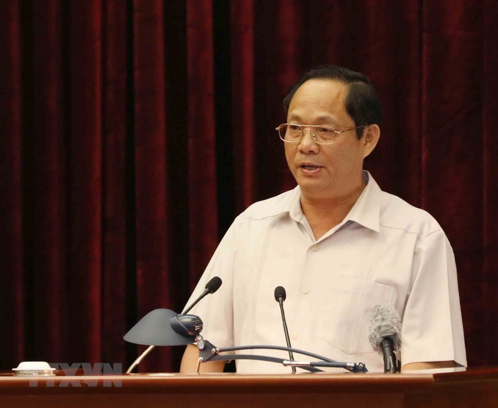 Đồng chí Trần Quang Vương, Ủy viên Trung ương Đảng, Chính ủy Quân khu 5 phát biểu.