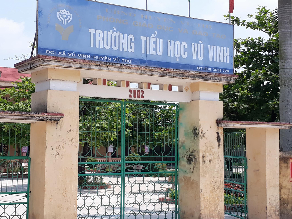 Trường Tiểu học Vũ Vinh.
