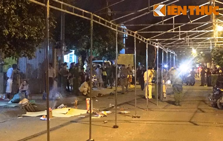 Cơ quan chức năng xác định vụ tai nạn do xe tải (loại xe cẩu hàng) gây ra làm 1 người chết là chị Văn Cẩm Tú (17 tuổi, quê tỉnh Kiên Giang) và 5 người khác bị thương.