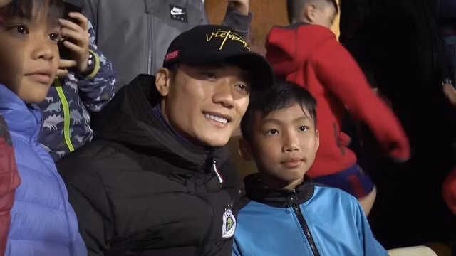 Thời gian qua, chỗ của Bùi Tiến Dũng thường xuyên ở khán đài