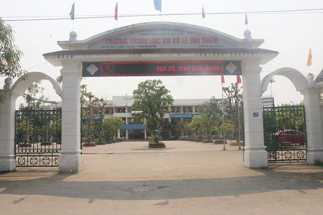 Nha truong bac tin thay giao lam nu sinh co bau, nguoi trong cuoc len tieng-Hinh-2