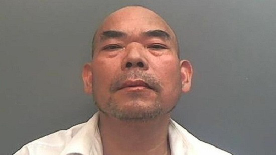 Dau bep goc Viet ngoi tu vi do 4 lit dau nong len dong nghiep