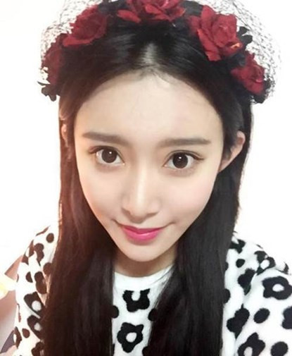 Trương Lâm Nghệ đang theo học ngành sư phạm. Biết được thông tin này, nhiều dân mạng đã "phát sốt", mong được là học sinh của cô giáo tương lai xinh đẹp này.