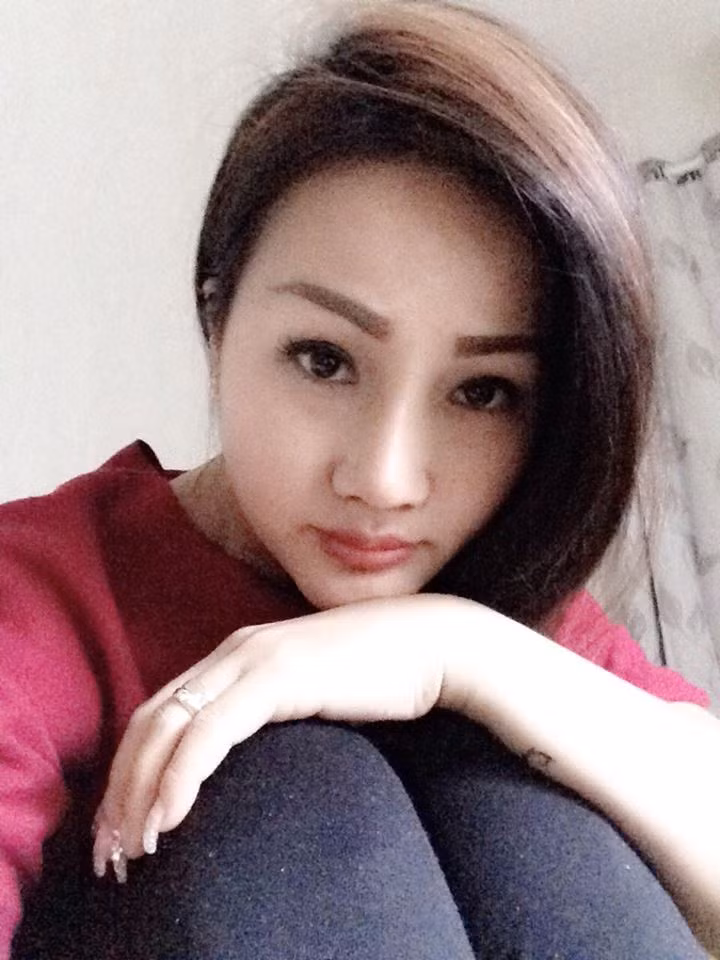 Ngắm vẻ đẹp đầy sức trẻ, trong bức ảnh tự sướng xì-tin của bà ngoại U40.