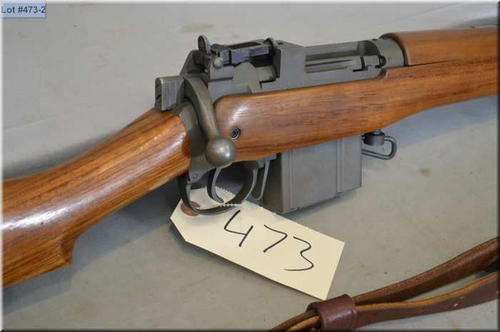 Tầm bắn hiệu quả của súng sẽ vào khoảng 500 mét và tối đa hơn 2.000 mét với tốc độ bắn từ 20-30 phát/phút, hộp tiếp đạn đi kèm 10 viên. Súng sử dụng cơ chế lên đạn từng viên với khóa nòng thủ công. Nguồn ảnh: iCollector.com.