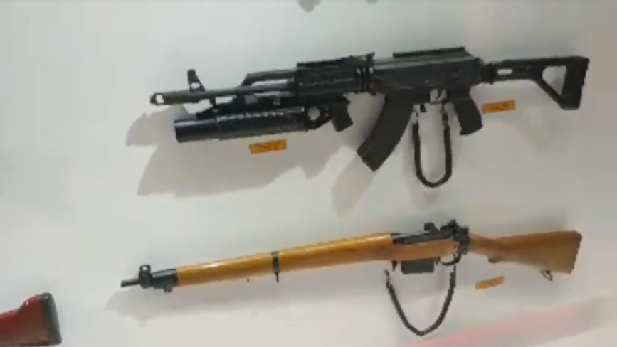 Theo quảng cáo của AIA - M10 Mk.IV là thế hệ thứ 5 của Lee – Enfield và được sản xuất chủ yếu dành cho giới sưu tập cũng như thị trường súng trường thể thao. Cũng theo công ty này M10 Mk.IV đã được sửa đổi khá nhiều so với các mẫu súng trường Lee – Enfield truyền thống. Nguồn ảnh: Harri Wijaya.