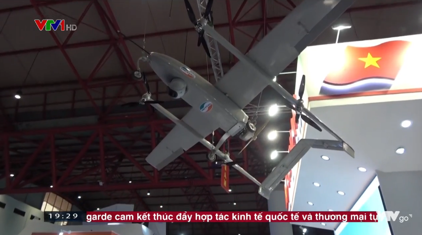 Tham dự Indodefense 2018 lần này Tập đoàn Công nghiệp Viễn thông Viettel giới thiệu các sản phẩm quốc phòng mới nhất của mình như UAV trinh sát VT-PATROL, máy phát vô tuyến điện sóng ngắn VRS642 và một số sản phẩm liên lạc vô tuyến khác. Nguồn ảnh: VTV.