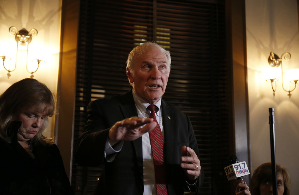 Nghi si Cong hoa chay dua de bao ve ong Trump khoi bi luan toi-Hinh-3