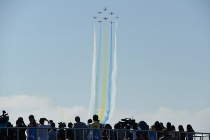 Đội hình máy bay K-8. Ảnh: Reuters.