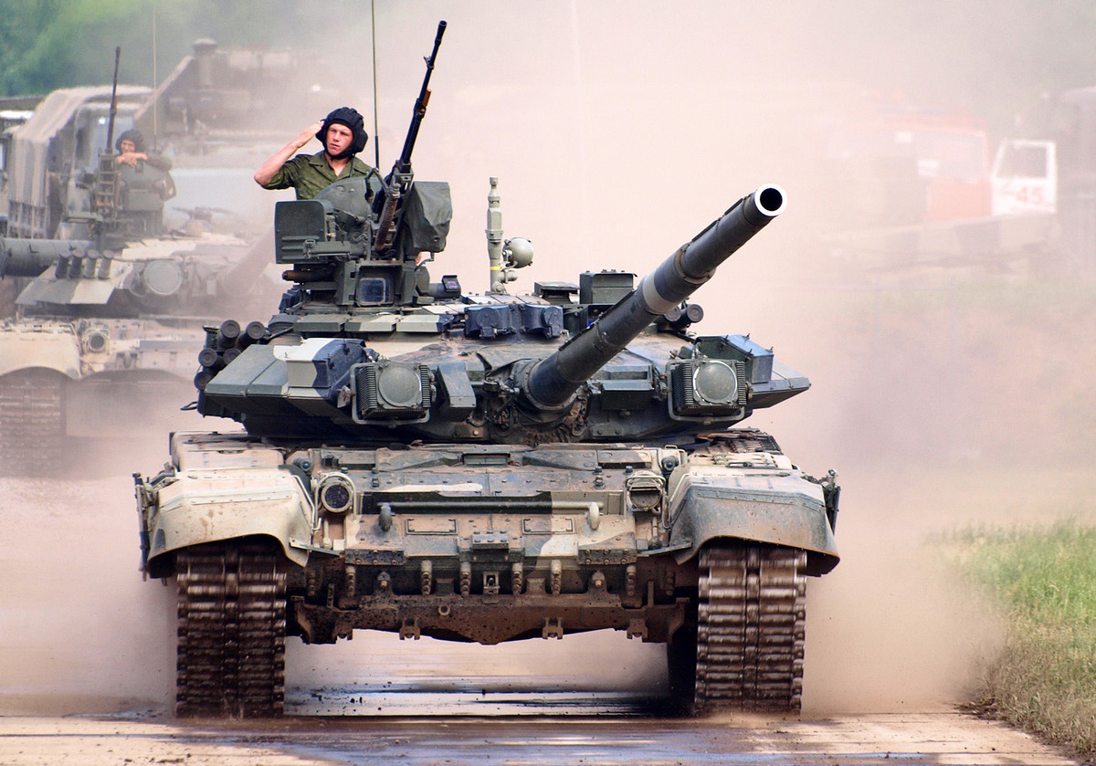 Theo như Charlie Gao nhận xét, hệ thống định vị Azimuth làm giới hạn khả năng theo dõi của người chỉ huy trên chiến trường, nhưng phù hợp với "triết lý chỉ huy" của quân đội Nga. Bản thân hệ thống Azimuth chưa thực sự được hoàn thiện tốt cũng như không thân thiện với người dùng. Nguồn ảnh: rostec.ru.