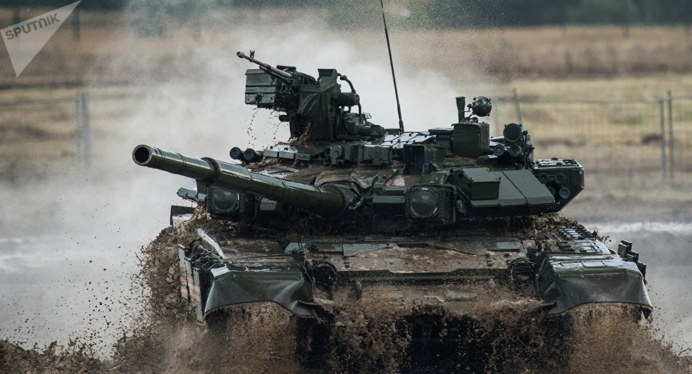 Dù vậy hệ thống định vị này chỉ có thể hoạt động trong một số khu vực nhất định so với BFT. Lý giải cho điều này là vì hệ thống định vị của Nga không sử dụng dữ liệu vệ tinh mà phụ thuộc và dữ liệu vô tuyến phát ra từ các xe tăng thông qua hệ thống Azimuth. Nguồn ảnh: Sputnik.