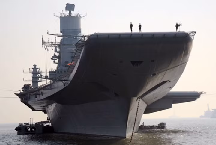 Vận tốc cực đại: 56km/h; tầm hoạt động: 25.000km khi chạy với vận tốc 33km/h. Ảnh: rediff.