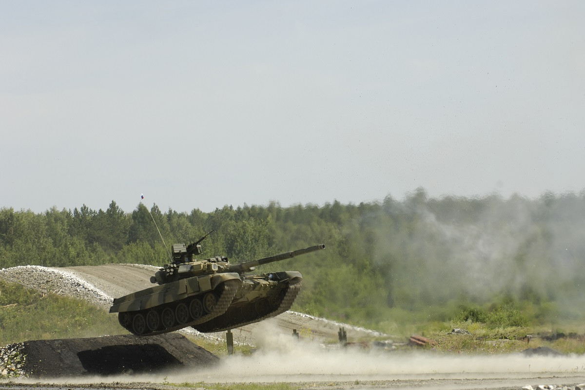 Trước đó bên thềm Triển lãm hàng không quốc tế Chu Hải 2018, ông Victor Kladov một trong những đại diện của Rostec (Tập đoàn công nghệ nhà nước Nga) tại triển lãm đã tiết lộ rằng, phía Nga mà cụ thể ở đây là Tập đoàn Uralvagonzavod đã chuyển giao phần lớn số xe tăng T-90S và T-90SK cho Việt Nam theo đúng theo đúng tiến độ hợp đồng. Nguồn ảnh: Uralvagonzavod.