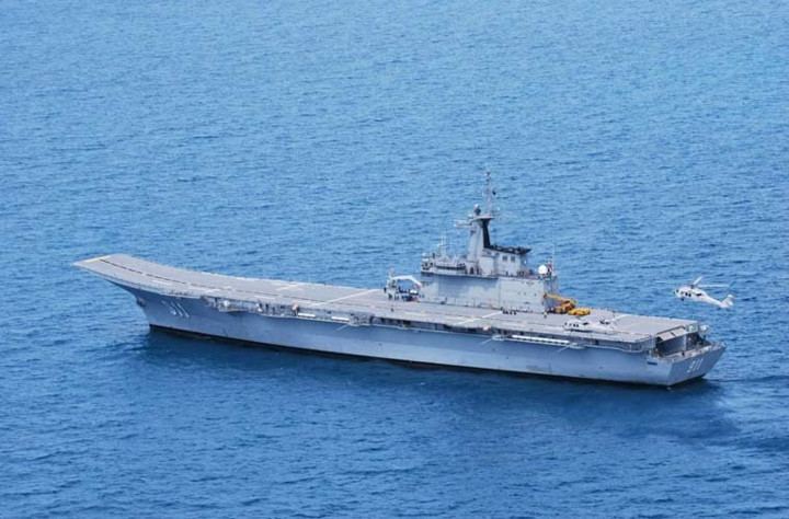 Kích thước nhỏ khiến nó trông giống tuần dương hạm hạng nhẹ hơn là tàu sân bay. Ảnh: Military-Today.