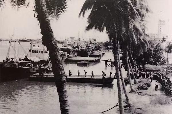 Chien dich do bo Ta Lon: Su menh dac biet cua Hai quan Viet Nam (ky 1)