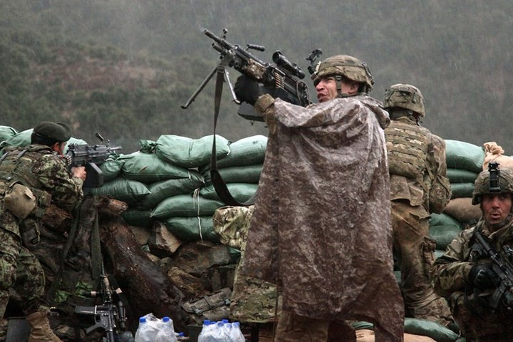 Súng máy M249 trang bị cho tiểu đội.