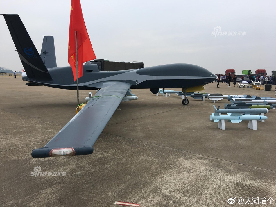 Shi Wen, nhà thiết kế chính của CH-5 từng nói với China Daily, rằng đây là một trong những máy bay tấn công không người lái mạnh nhất thế giới. CH-5 có thể thực hiện hầu hết nhiệm vụ mà MQ-9 đang thực hiện, thậm chí còn tốt hơn về thời gian bay.