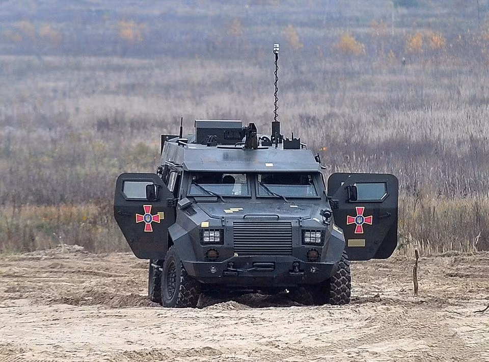 Bộ Quốc phòng Ukraine tin rằng, sau khi tổ hợp Bars-8MMK hoàn thành quá trình thử nghiệm và chính thức được trang bị thì nó sẽ chiếm một vị trí xứng đáng trong trang bị của Lục quân, Lực lượng Đổ bộ đường không cũng như Lực lượng đặc biệt của Quân đội Ukraine. Nguồn ảnh: Bogdan.