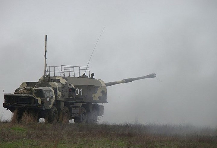 Bereg không đơn giản chỉ là tổ hợp pháo tự hành bờ biển. Loại pháo cỡ nòng 130mm này được đặt trên khung gầm xe hạng nặng còn hoạt động như một loại súng trường tầm xa ven bờ. Ảnh: DefenceTalk.