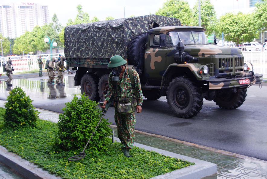 Tiếp tục cụ thể hóa đường lối, quan điểm của Đảng, pháp luật của Nhà nước về Quốc phòng – An ninh. Tiếp tục bồi dưỡng trình độ tổ chức chỉ huy, hiệp đồng giữa các lực lượng trong giải quyết các tình huống vế Quốc phòng – an ninh xảy ra, việc xử lý các tình huống khẩn cấp và tác chiến khu vực phòng thủ.