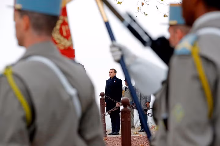 Tổng thống Pháp Emmanuel Macron xuất hiện tại buổi lễ.