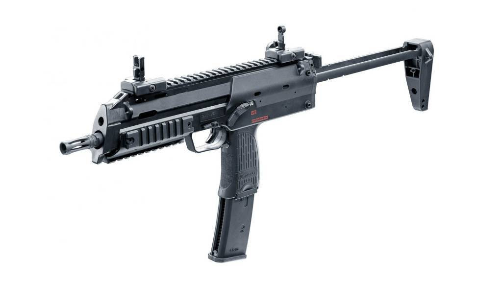 Tiểu liên MP7 hoạt động theo nguyên lý trích khí, sử dụng đạn 4,3 x 30mm tốc độ cao. MP7 mang kích thước của tiểu liên nhưng sức mạnh lại gần tương đương súng trường tấn công. Do uy lực sát thương lớn nên súng thường dùng cho vai trò tấn công nhiều hơn phòng thủ.
