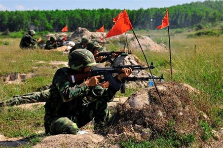 Bộ binh nổ súng tiêu diệt mục tiêu