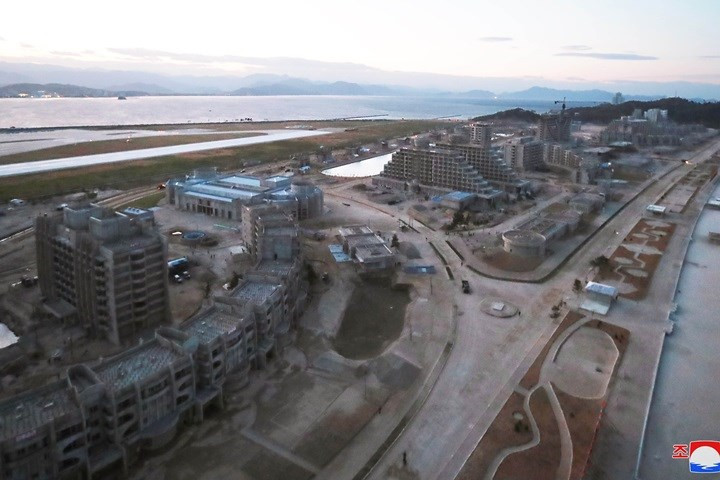 Ông Kim Jong-un chỉ đạo, thành phố này phải bảo đảm bản sắc riêng và sự hấp dẫn với tư cách là thành phố biển.