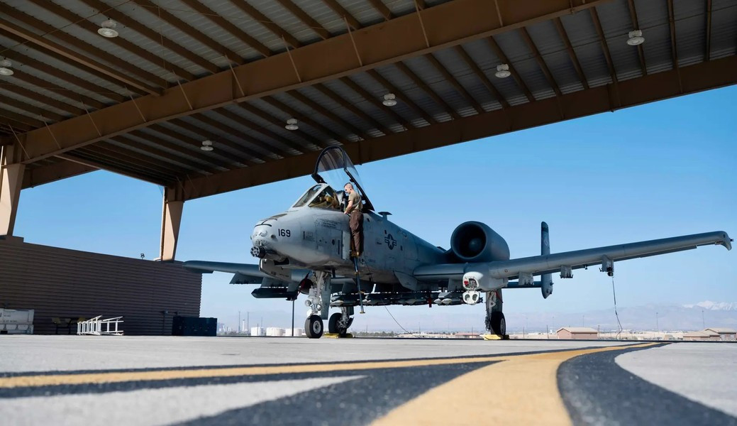 Đáng chú ý là vụ chiếc A-10 bắn nhầm đoàn thiết giáp Anh tại Iraq vào tháng 3/2003 khiến một binh sĩ thiệt mạng, 5 người bị thương.