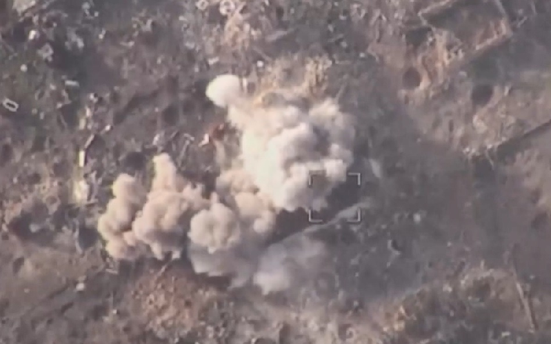 Hiện tại, Quân đội Nga vẫn kiểm soát phần lớn ngôi làng, trong khi quân Ukraine chiếm giữ một số ngôi nhà ở phía nam làng và khu vực trang trại ở phía đông nam. Quân Nga hàng ngày điều động máy bay chiến đấu để không kích các khu vực mà quân Ukraine chiếm giữ. Mặc dù quân Ukraine chịu tổn thất lớn, nhưng do khu vực này gần với Sumy nên họ có thể nhanh chóng nhận được tiếp viện. Ảnh minh họa: Sputnik.