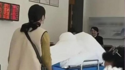 Nhận được tin báo, cảnh sát thành phố Chiêu Thông lập tức vào cuộc. Trong quá trình điều tra, cảnh sát không khỏi choáng váng khi sự thật dần lộ ra.