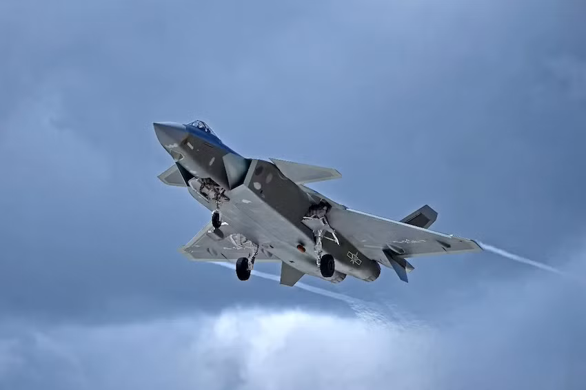 Trung Quoc ra mat buong lai tiem kich tang hinh J-20-Hinh-19