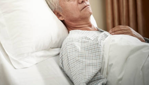 Những nghi vấn thúc đẩy con cái cụ ông điều tra về bà Lưu, kết quả khiến họ không khỏi sốc nặng. Hóa ra, trước khi kết hôn với cụ ông, bà Lưu từng trải qua ba đời chồng.