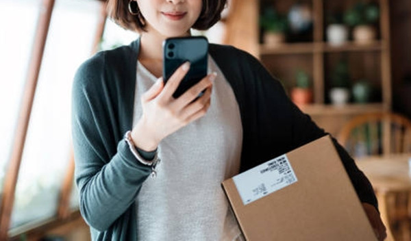 Sau khi tham vấn luật sư, con cái cụ ông cho rằng hành vi của bà Lưu có thể cấu thành tội lừa đảo tài sản. Hiện họ đang xem xét việc trình báo sự việc lên cơ quan chức năng để điều tra làm rõ.