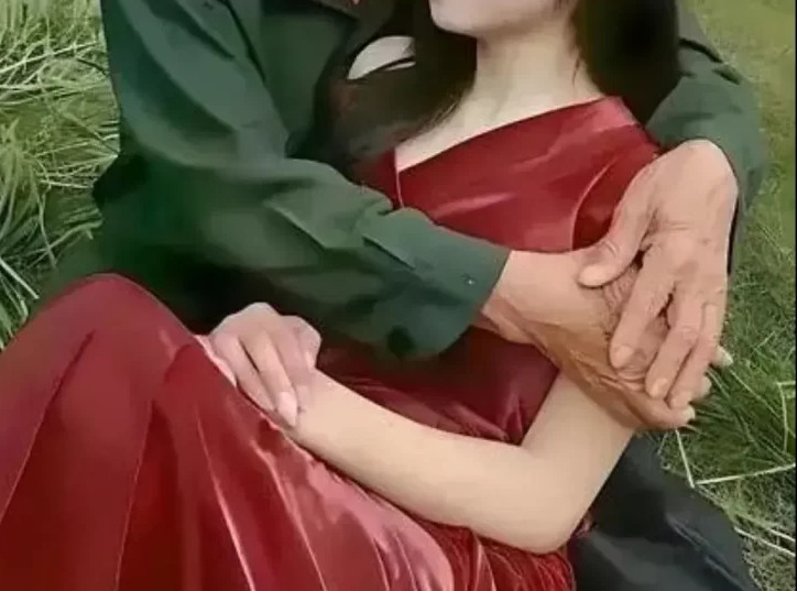 Theo truyền thông địa phương, cụ ông 72 tuổi sống tại Chiết Giang, Trung Quốc, đã mất người vợ đầu cách đây 5 năm. Đầu tháng 6 năm nay, cụ quen biết với bà Lưu, một người phụ nữ ngoài 50 tuổi. Sau một tháng hẹn hò, cụ quyết định tái hôn và dọn về sống chung với bà.